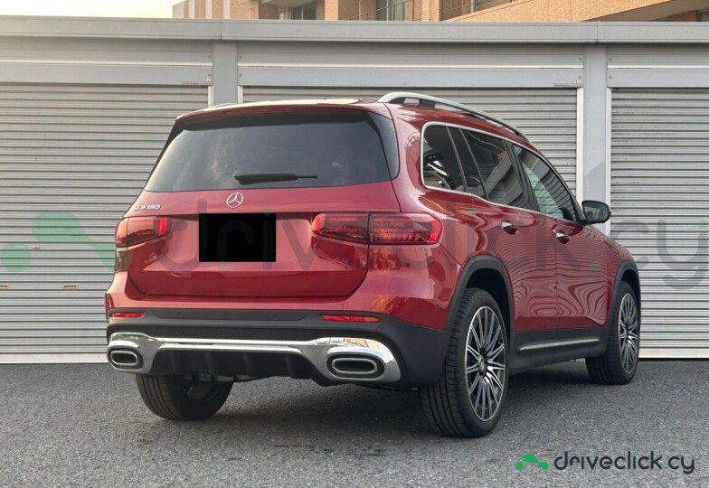 Mercedes GLB-class Red