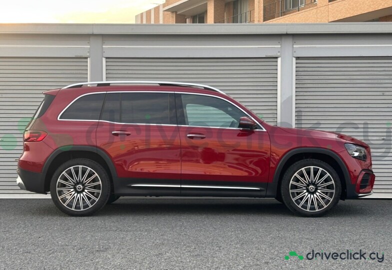 Mercedes GLB-class Red