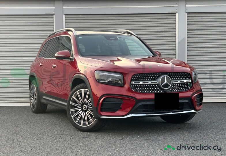 Mercedes GLB-class Red
