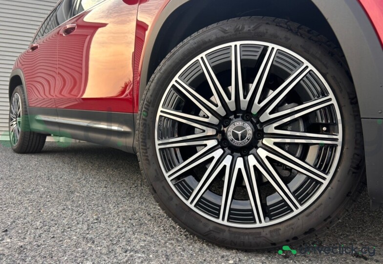 Mercedes GLB-class Red
