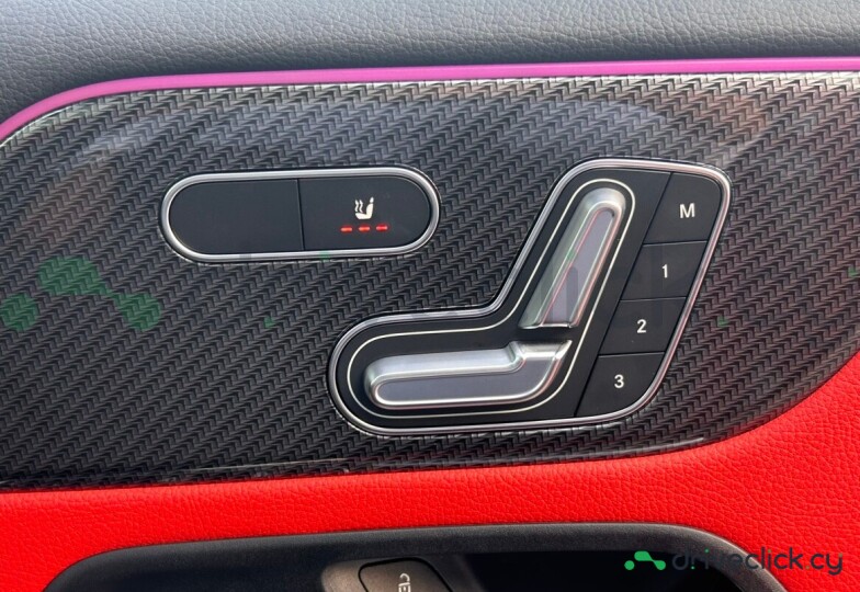 Mercedes GLB-class Red