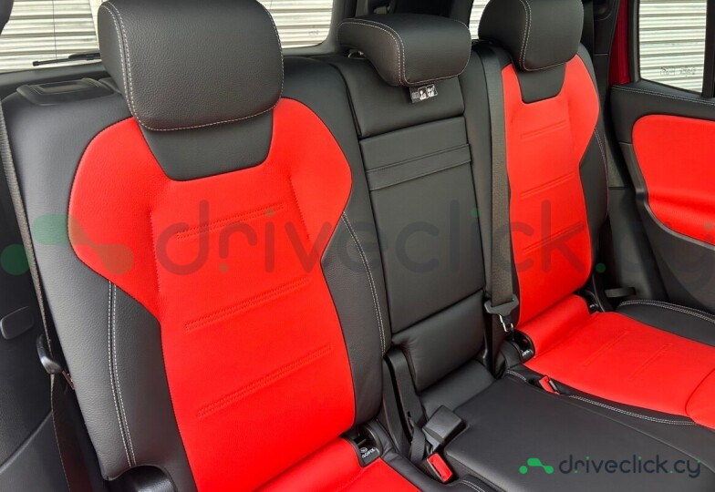 Mercedes GLB-class Red