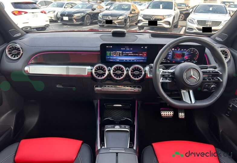 Mercedes GLB-class Red