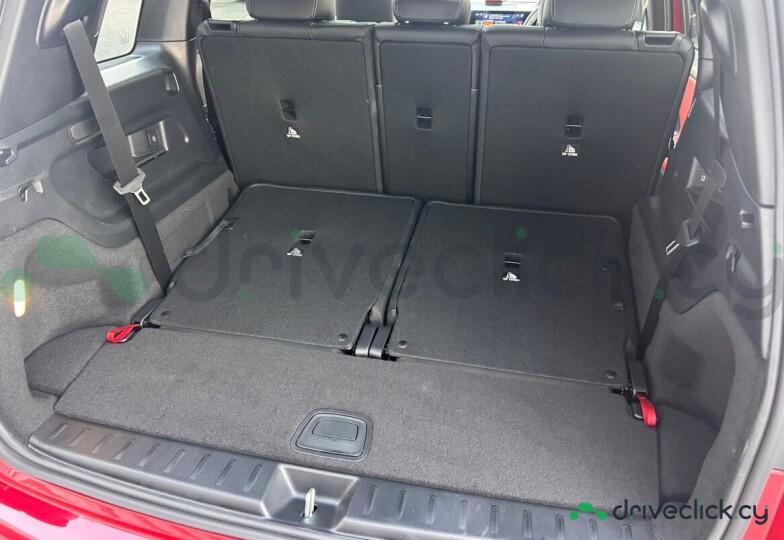 Mercedes GLB-class Red