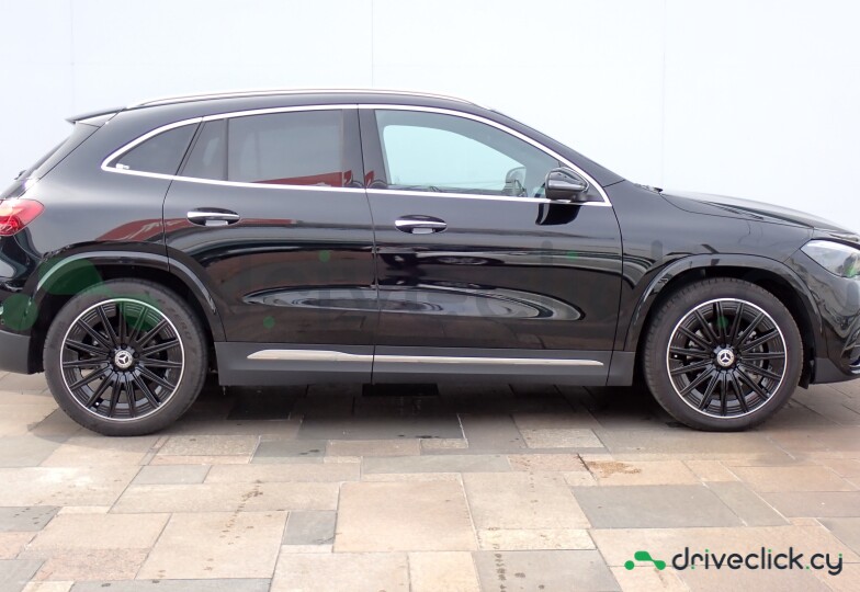 Mercedes GLA-class Black