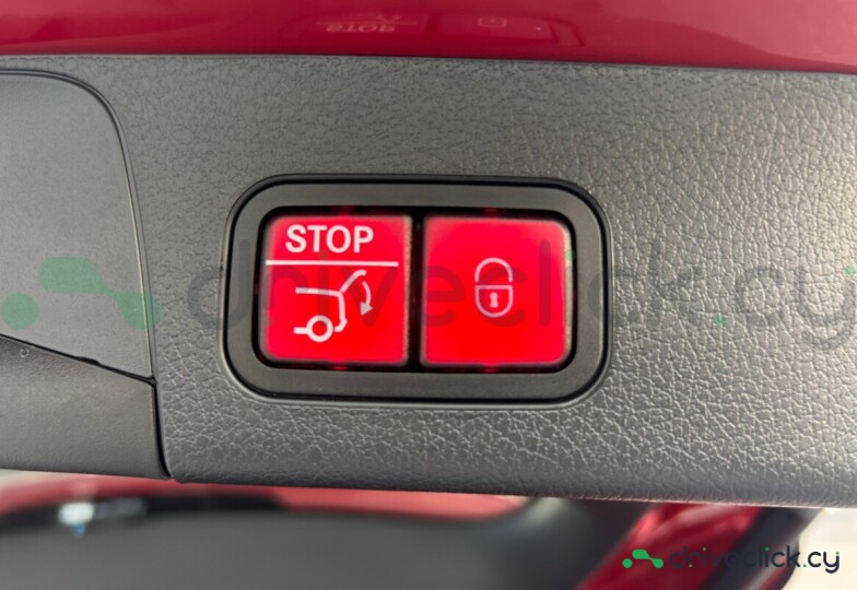 Mercedes GLB-class Red