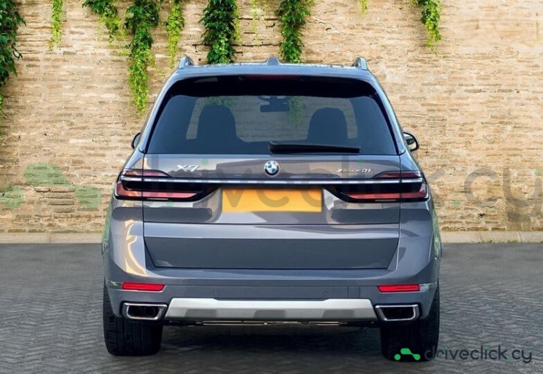 BMW X7 Серый