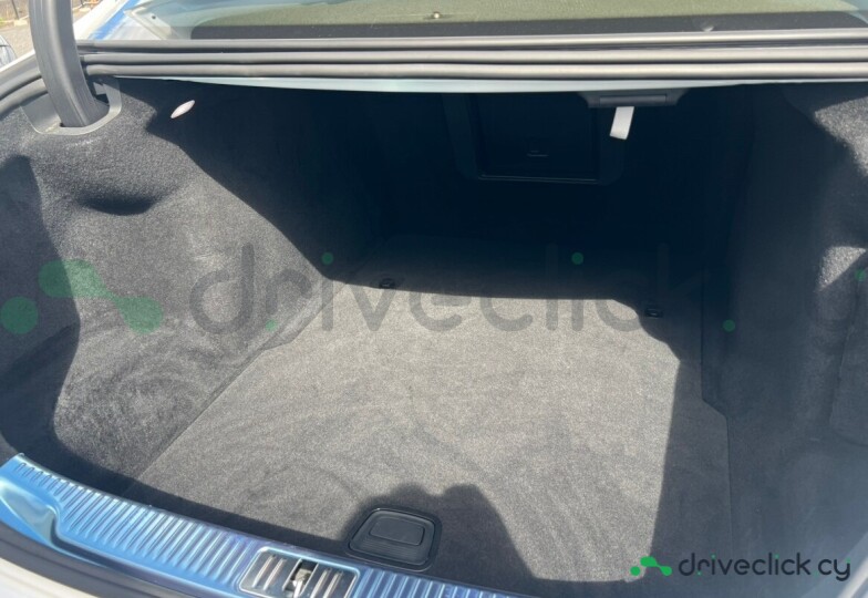 Mercedes S-class Белый