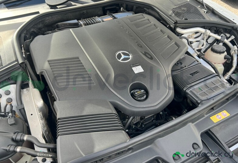 Mercedes S-class Белый