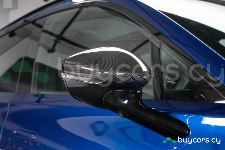 Aston Martin DBX Синий