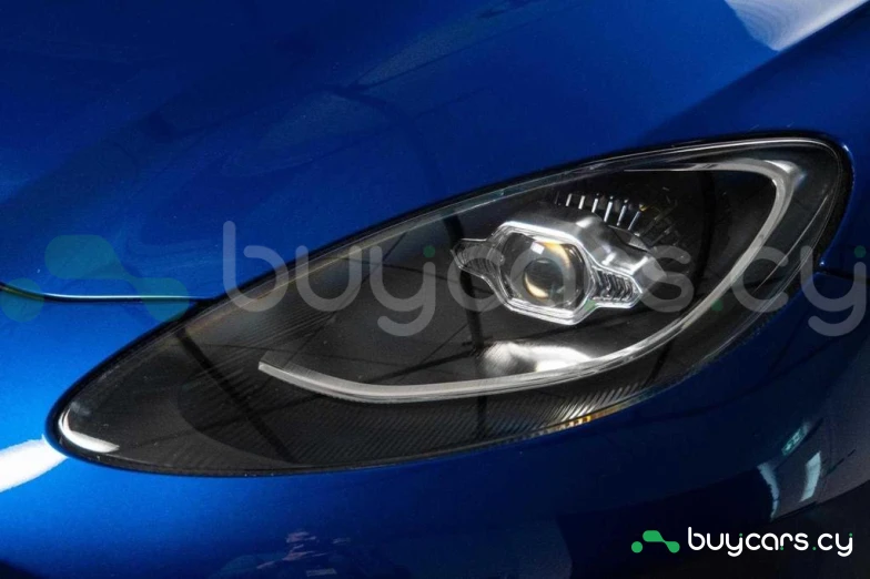 Aston Martin DBX Синий