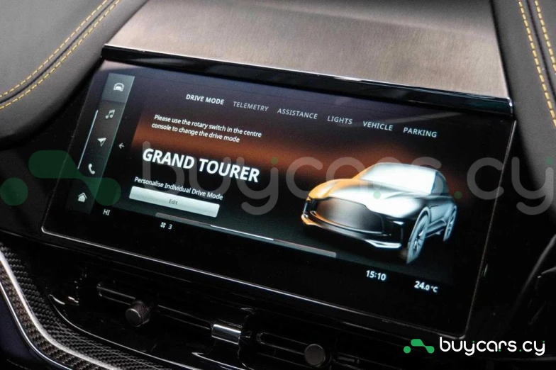 Aston Martin DBX Синий