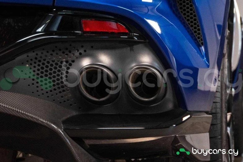 Aston Martin DBX Синий