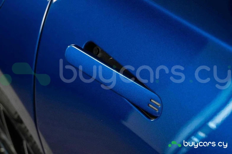 Aston Martin DBX Синий