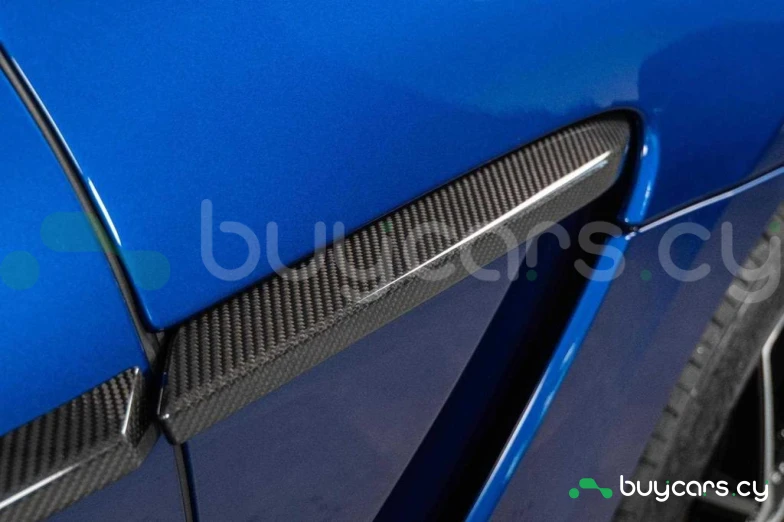 Aston Martin DBX Синий