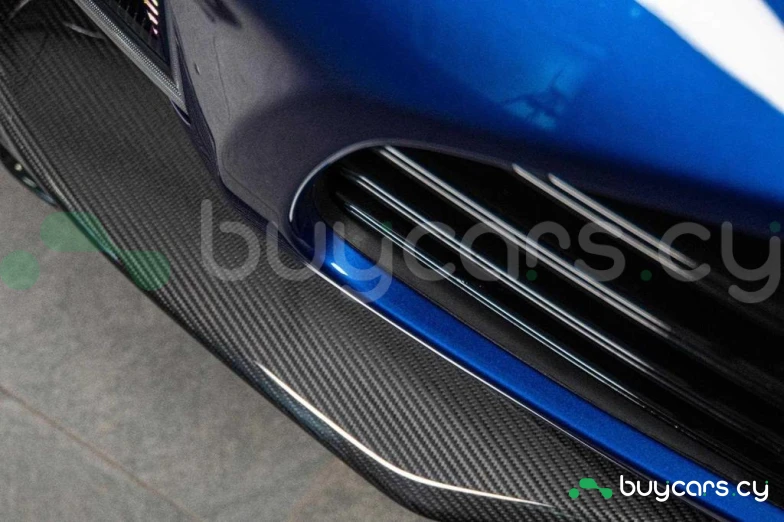 Aston Martin DBX Синий