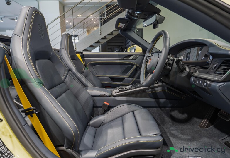 Porsche 911 Yellow