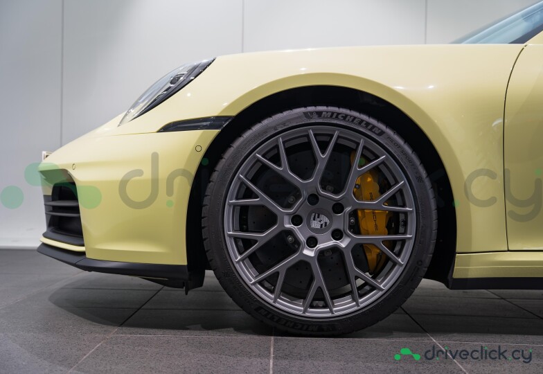 Porsche 911 Yellow