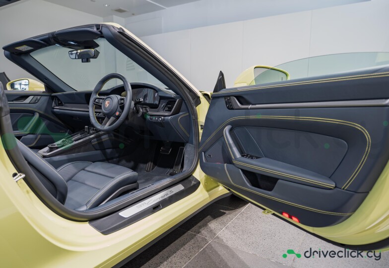 Porsche 911 Yellow