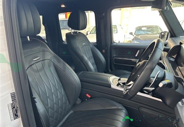 Mercedes G-class White