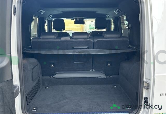 Mercedes G-class White
