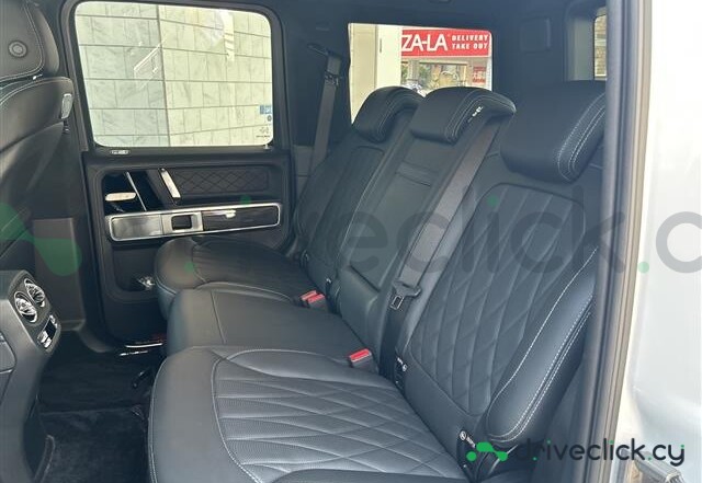 Mercedes G-class White
