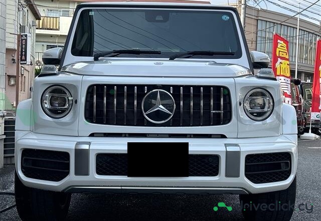 Mercedes G-class White