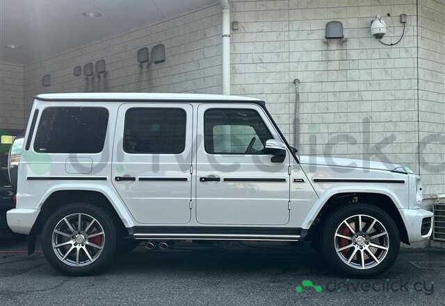 Mercedes G-class White