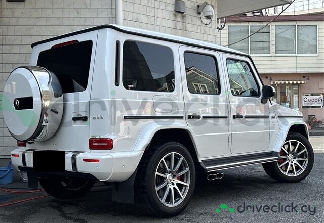 Mercedes G-class White