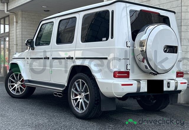 Mercedes G-class White