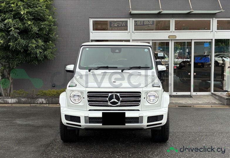 Mercedes G-class White