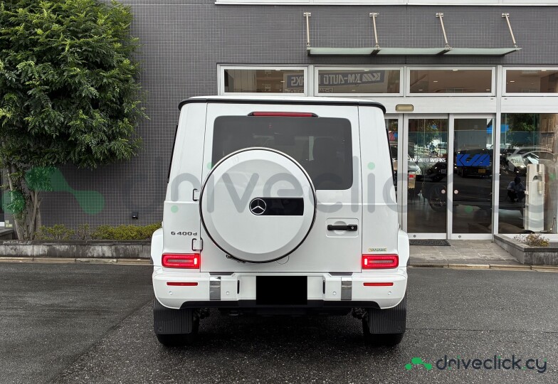 Mercedes G-class White