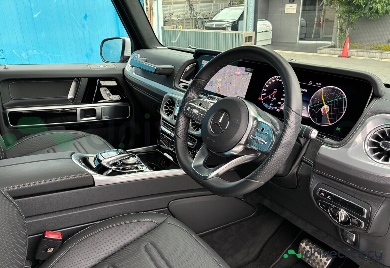 Mercedes G-class White
