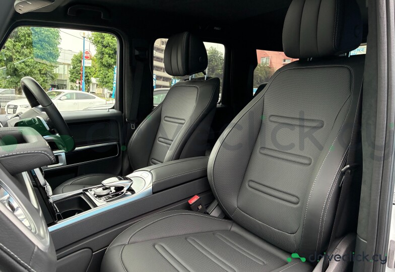 Mercedes G-class White