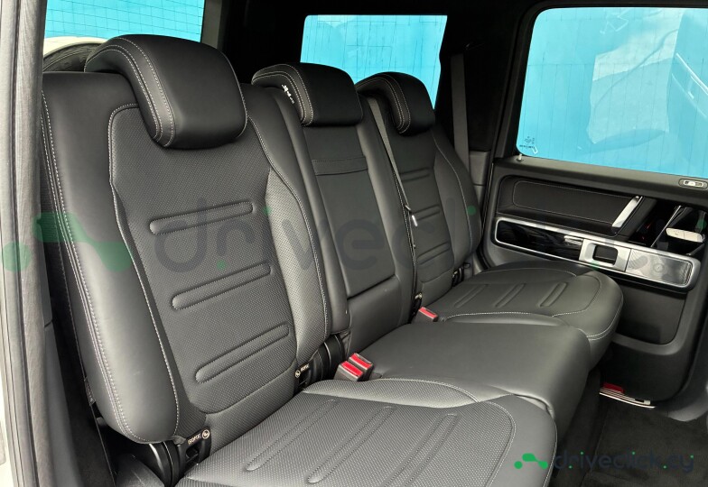 Mercedes G-class White