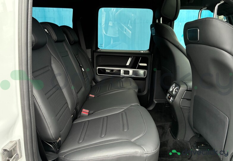 Mercedes G-class White