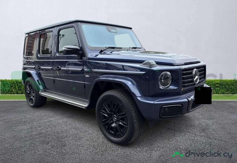 Mercedes G-class Blue
