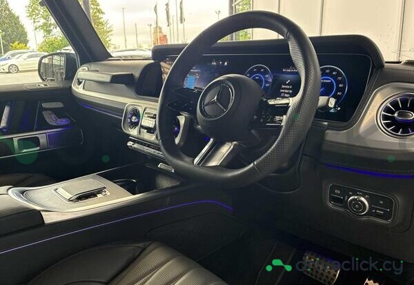 Mercedes G-class Blue