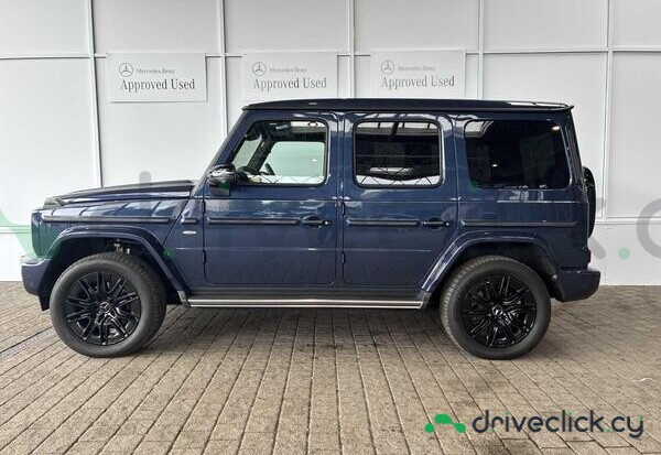 Mercedes G-class Blue