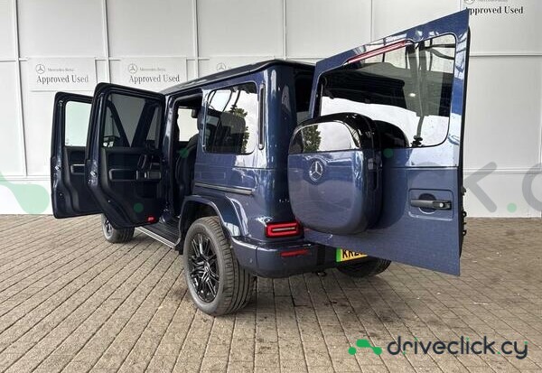 Mercedes G-class Blue