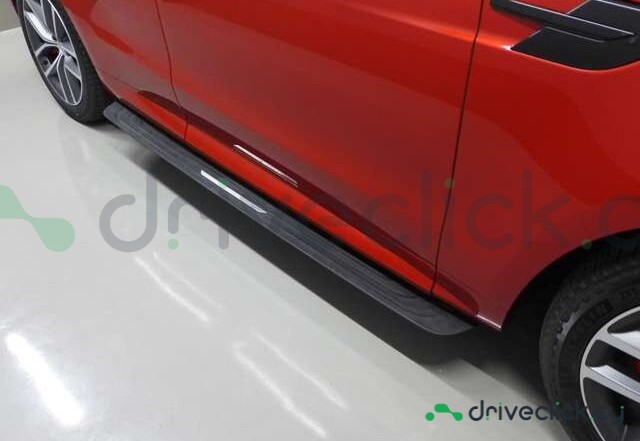 Land Rover Range Rover Sport Red