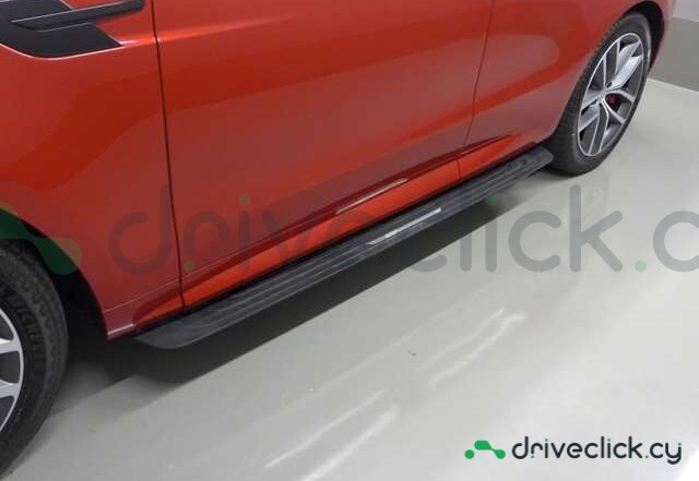 Land Rover Range Rover Sport Red