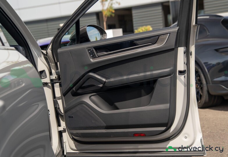 Porsche Cayenne Coupe Beige