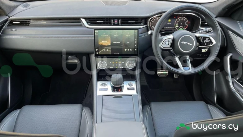 Jaguar F-Pace Белый