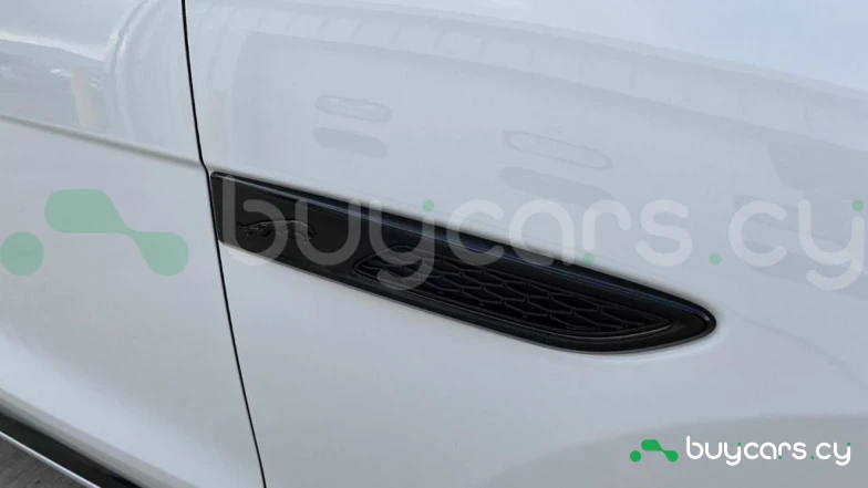 Jaguar F-Pace Белый