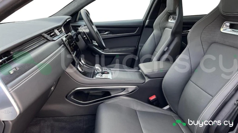 Jaguar F-Pace Белый