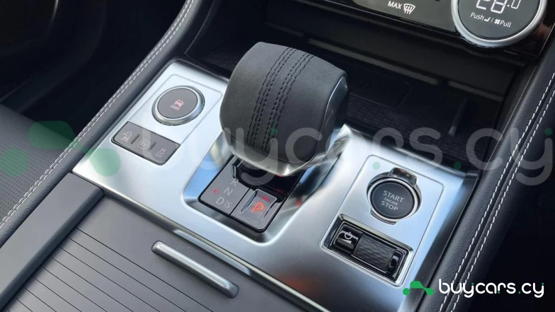 Jaguar F-Pace Белый