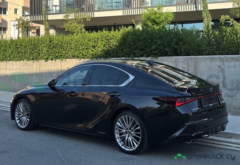 Lexus IS Black