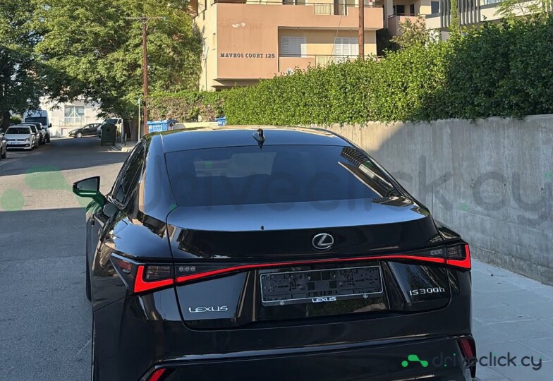 Lexus IS Black