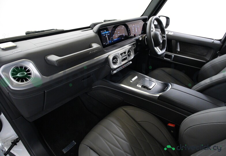 Mercedes G-class White